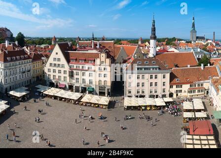 Estland, Tallinn, Blick Vom Rathaus Richtung Altstadt Und Rathausplatz, Panorama Foto Stock