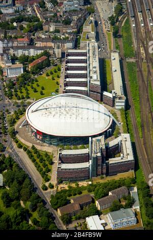 Veduta aerea del quartiere Deutz con Lanxess Arena, Kölnarena, sala polivalente soprannominata Henkelmännchen vicino alla fiera Colonia, Fiera di Colonia a Colonia nella Renania nello stato della Renania settentrionale-Vestfalia, Germania, Foto Stock