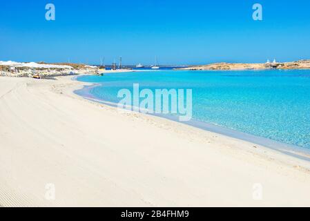 Spiaggia di Ses Illetes, Formentera, isole Baleari, Spagna Foto Stock