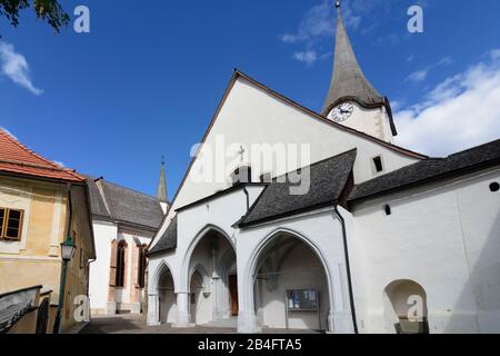 Oberwölz, chiesa Spitalskirche (Fililialkirche hl. Sigismund beim Spital a sinistra), chiesa di San Martino (a destra) a Murau-Murtal, Steiermark, Stiria, Austria Foto Stock