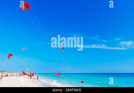 Kiteboarding, Tarifa, Costa De La Luz, Cadice Province, Andalusia (Andalusia), Spagna, Europa Foto Stock