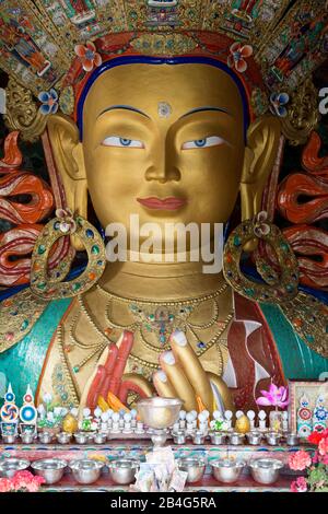 Statua del Buddha, Maitreya, monastero di Tikse Yellowstone, Ladakh, jammu e Kashmir, Himalaya indiana, India, Asia Foto Stock