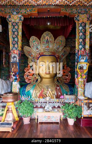 Statua del Buddha, Maitreya, monastero di Tikse Yellowstone, Ladakh, jammu e Kashmir, Himalaya indiana, India, Asia Foto Stock