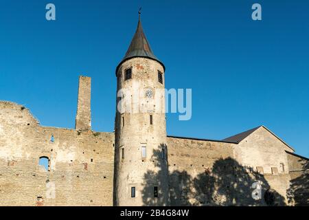 Estland, Westküste, Kurort Haapsalu, Bischofsburg, Haapsalu Linnus, Kathedrale, Turm Foto Stock