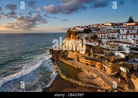 Tramonto in Azenhas do Mar, Portogallo Foto Stock