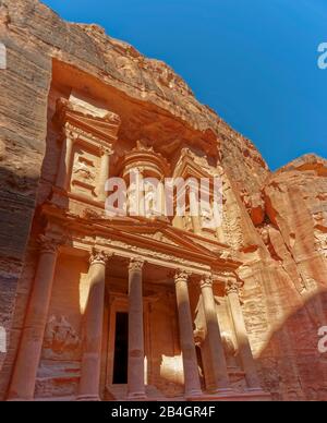 Giordania, al-Khazneh, la casa del tesoro nella città di pietra Petra Foto Stock