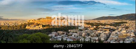 Tempio del Partenone all'Acropoli di Atene, Grecia, durante il tramonto Foto Stock