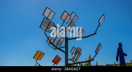 Solarzellen, Solarbaum, Ulmer Wohnviertel città solare, Ulm, Baden-Württemberg, Deutschland, Europa Foto Stock