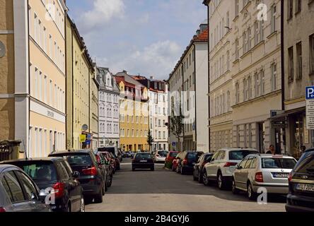 Europa, Germania, Baviera, Monaco di Baviera, Glockenbachviertel, Geyerstrasse, vecchia strada residenziale tipica, popolare quartiere residenziale, Foto Stock