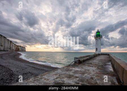 Normandia, faro, nuvole, Manica, Oceano Atlantico Foto Stock