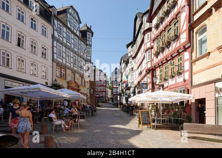 Storiche case a graticcio sul mercato nel centro storico di Marburg, Marburg, Assia, Germania Foto Stock