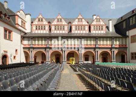 Sala nel cortile della Hochschloss di Schloss Weilburg, Weilburg, Westerwald, Hesse, Germania Foto Stock