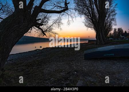 Tramonto sulla spiaggia, Reichenau, Lago di Costanza, Baden-Wuerttemberg, Germania, Europa Foto Stock