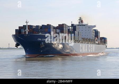 CMA CGM Wagner sul fiume Elba Foto Stock