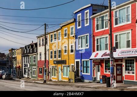 Alcune delle case storiche della riga di Jellybean Row a St. John's, Terranova, Canada [Nessuna release di proprietà; disponibile solo per le licenze editoriali] Foto Stock