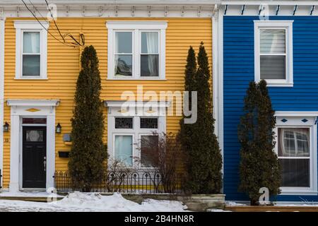 Alcune delle case storiche della riga di Jellybean Row a St. John's, Terranova, Canada [Nessuna release di proprietà; disponibile solo per le licenze editoriali] Foto Stock