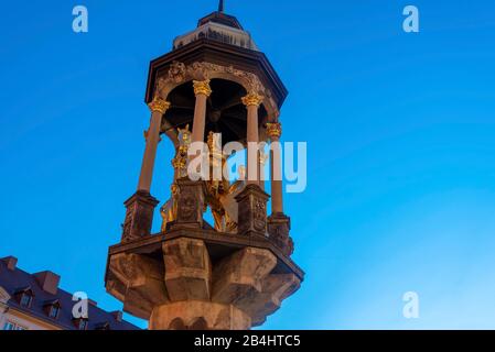 Germania, Sassonia-Anhalt, Magdeburg, cavaliere Magdeburg, statua equestre dal 1240, oro, Alter Markt. Foto Stock