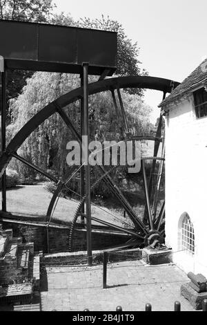 Daniels Water Mill, mulino a farina da lavoro del 18th Secolo, Bridgenorth, Inghilterra, Regno Unito, Droitwich Spa, Worcester, Inghilterra, Regno Unito, 08/07/2013, whe D'Acqua Foto Stock