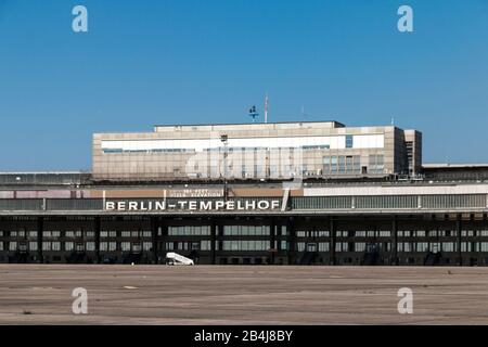 Germania, Berlino, edificio principale dell'aeroporto di Berlino-Tempelhof. Foto Stock