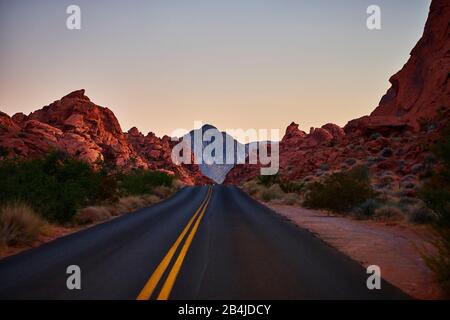 Usa, Stati Uniti D'America, Nevada, Valle Del Fuoco, Parco Nazionale, Mouse Tank Road, Sierra Nevada, California Foto Stock