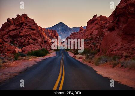 Usa, Stati Uniti D'America, Nevada, Valle Del Fuoco, Parco Nazionale, Mouse Tank Road, Sierra Nevada, California Foto Stock