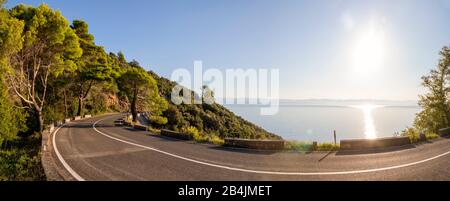 Strada costiera, opatija riviera, Golfo del Quarnero, mare adriatico, Croazia Foto Stock