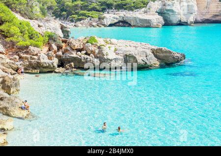Vista di Cala Mitjana, Menorca, isole Baleari, Spagna, Europa Foto Stock