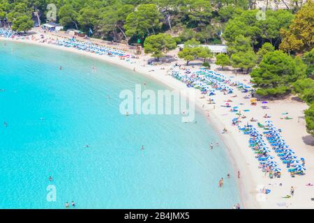 Vista in elevazione della Cala Galdana, Menorca, isole Baleari, Spagna, Europa Foto Stock