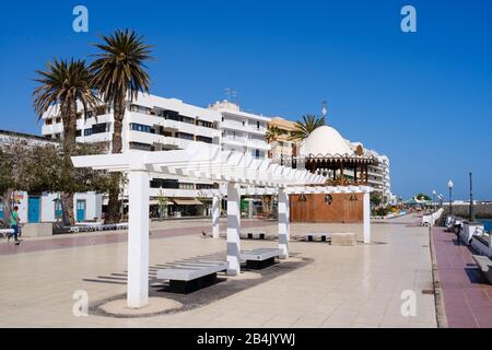 Passeggiata A Terra Con Padiglione, Arrecife, Lanzarote, Isole Canarie, Spagna Foto Stock