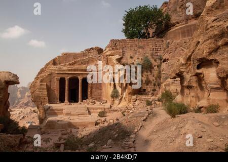 Giordania, Petra, vista sulla città rocciosa Petra, patrimonio dell'umanità dell'UNESCO. Foto Stock