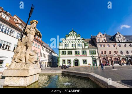 Germania, Turingia, Weimar, città vecchia, mercato, piazza del mercato, Fontana di Nettuno, Nettuno Foto Stock