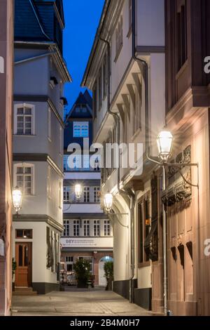 Francoforte sul meno, Assia, Germania, Die Gasse Hühnermarkt nella nuova città vecchia al tramonto. Foto Stock