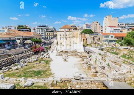 Resti della Biblioteca Adriana e della vecchia moschea in piazza Monastiraki, Atene, Grecia, Europa, Foto Stock