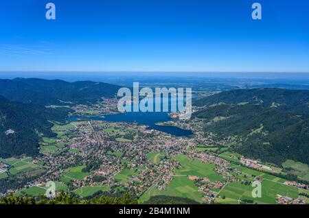 Deutschland, Bayern, Oberbayern, Mangfallgebirge, Tegernseer Tal, Rottach-Egern, Ortsansicht Mit Tegernsee, Blick Vom Wallberg Foto Stock