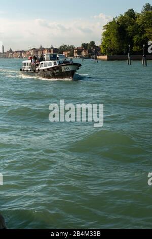 Italia, Venezia, giro in vaporetto Foto Stock