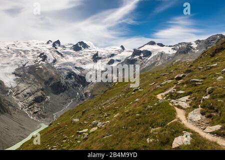 Svizzera, Graubünden, Engadina, Oberengadin, Bernina, Rosegtal con gruppo Sella, ghiacciaio Roseg e rifugio Coaz Foto Stock