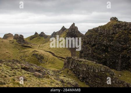 Gran Bretagna, Scozia, Hebrides Interni, Isola di Skye, Trotternish, il paesaggio avventuroso dello Storr Foto Stock