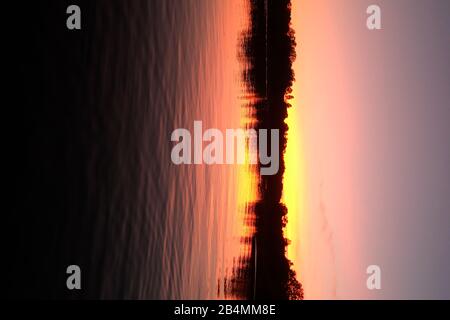 Tramonto sul Lago di Mälaren, vicino a Stoccolma, Svezia Foto Stock