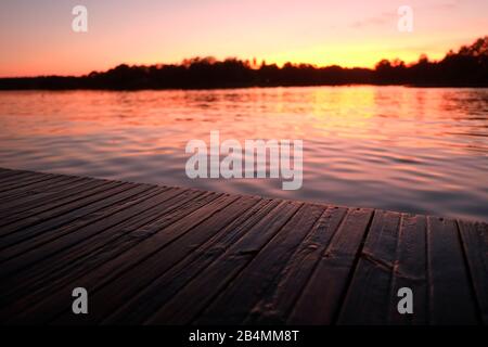 Tramonto sul Lago di Mälaren, vicino a Stoccolma, Svezia Foto Stock