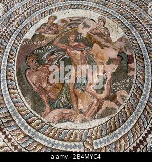 Paphos, Parco Archeologico, mosaico Teseo 'Teseo e Minotauro', Cipro, parte greca Foto Stock