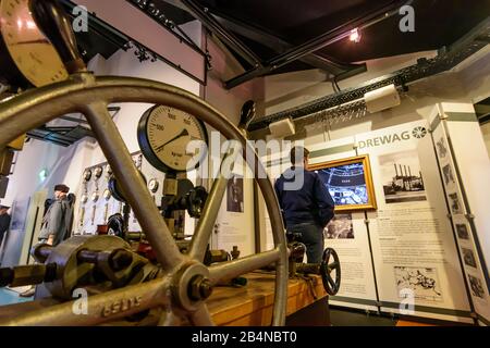 Dresda, Energie Museum Kraftwerk, Visitors, Sassonia, Germania Foto Stock