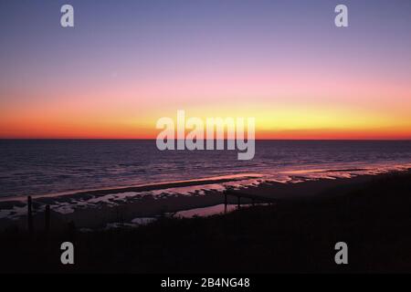 Alba tranquilla nella zona delle spiagge dello sbarco di Omaha Beach in Normandia Foto Stock