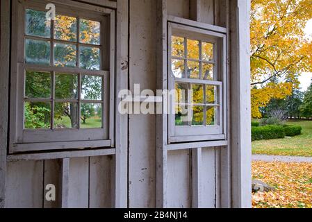 Cornice finestra bianca in fattoria, Georgetown, Ontario, Canada. Foto Stock