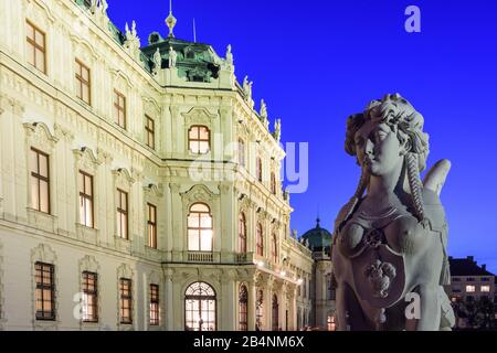 Vienna, palazzo Schloss Oberes (alta) Belvedere, lato parco, sfinge nel 03. Distretto, Landstraße, Austria Foto Stock