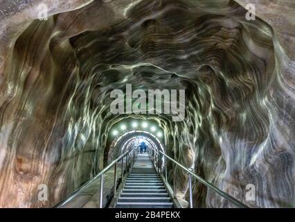 Salina TURDA, ROMANIA - 22 dicembre 2019: L'ingresso alla miniera di sale di Turda in Romania. Salina Turda editoriale illustrativo. Salina Turda editoriale. Foto Stock