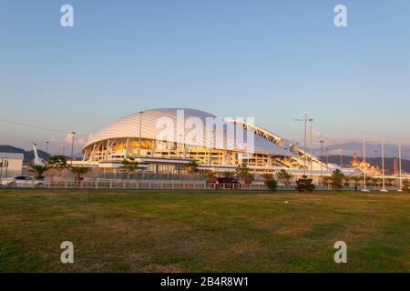 Russia, Sochi, ottobre 2019: Villaggio olimpico uno dei luoghi principali delle Olimpiadi invernali del 2014. Foto Stock