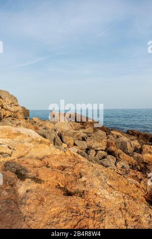 Una giornata limpida sulla spiaggia di Renega de Oropesa, in Spagna Foto Stock
