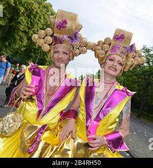 CSD, Teilnehmer, Umzug, Strasse des 17. Juni, Tiergarten, Berlin, Deutschland Foto Stock