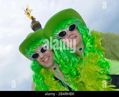 CSD, Teilnehmer, Umzug, Strasse des 17. Juni, Tiergarten, Berlin, Deutschland Foto Stock