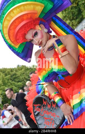 CSD, Teilnehmer, Umzug, Strasse des 17. Juni, Tiergarten, Berlin, Deutschland Foto Stock